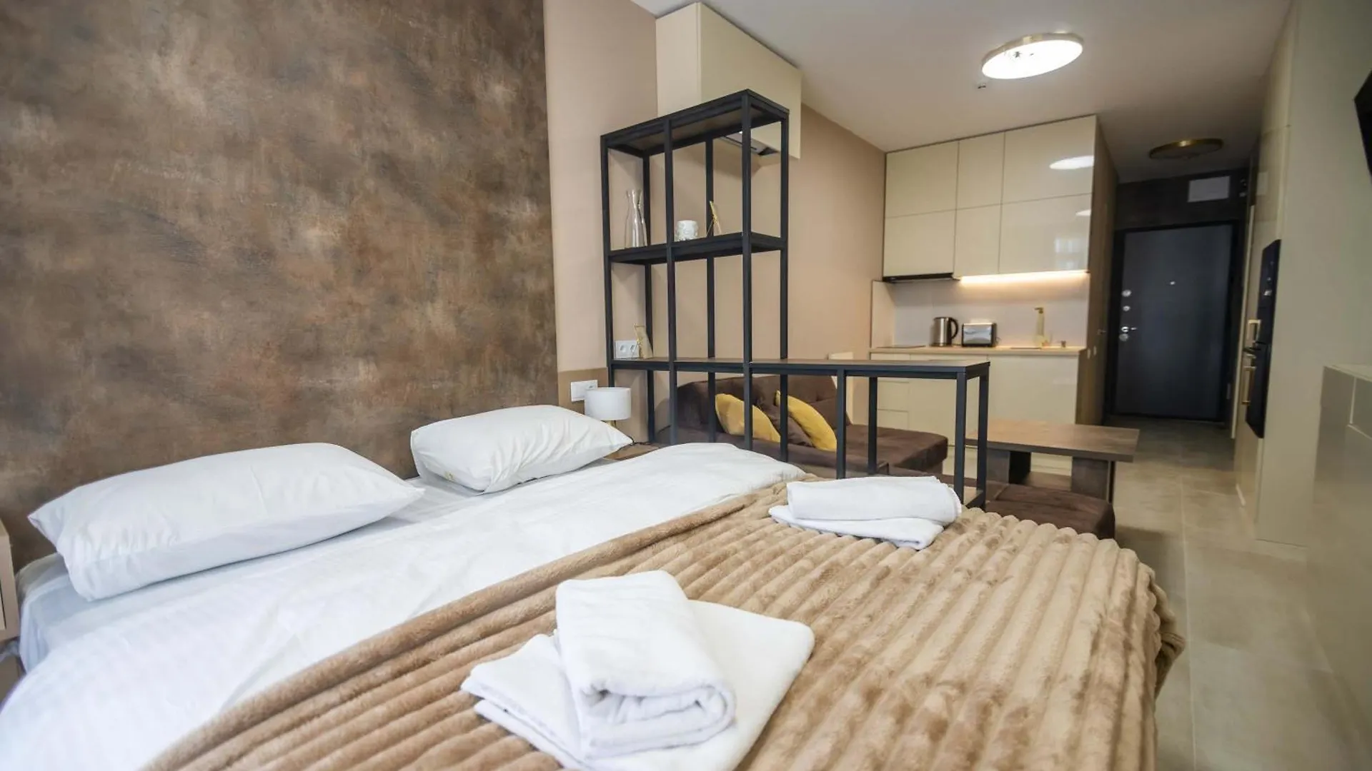 Batumi Studio Apartment With City Views -By Wehost Gruzja